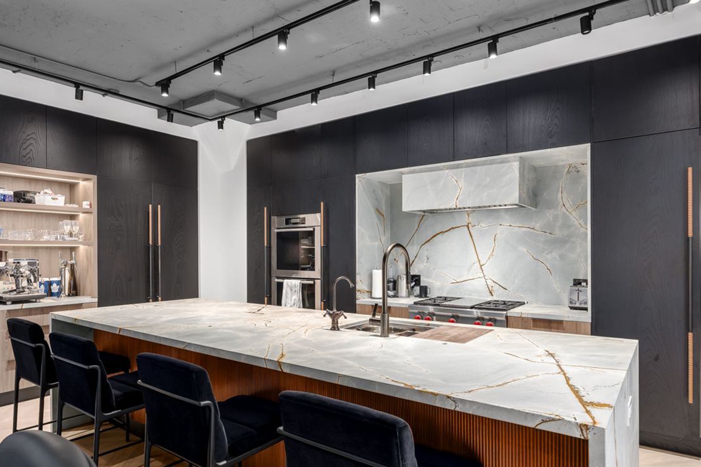 201-113 Dupont Street Toronto