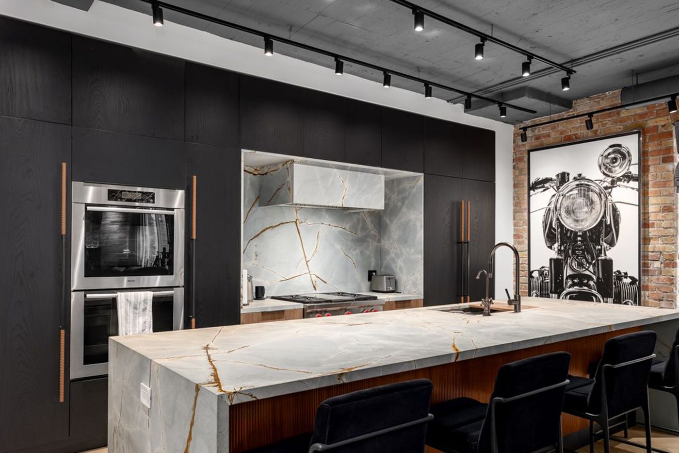 201-113 Dupont Street Toronto