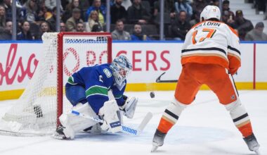 Pacific Division-leading Anaheim Ducks hold off Vancouver Canucks for 5-3 win