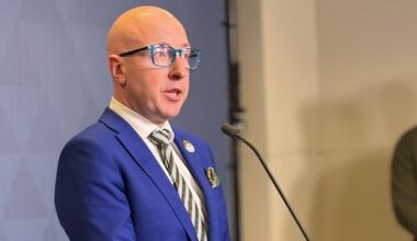 ‘Please get involved’: Edmonton mayor wants to know your budget priorities