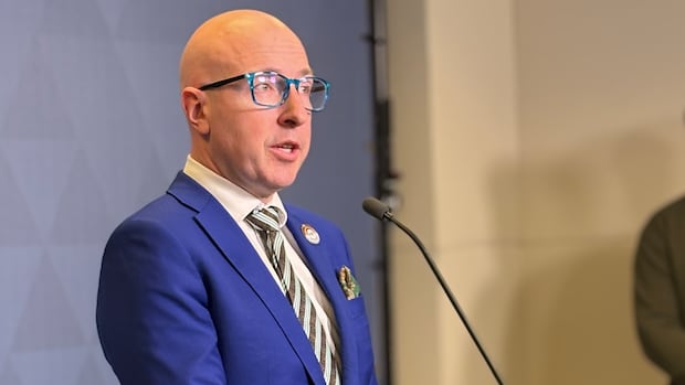 ‘Please get involved’: Edmonton mayor wants to know your budget priorities