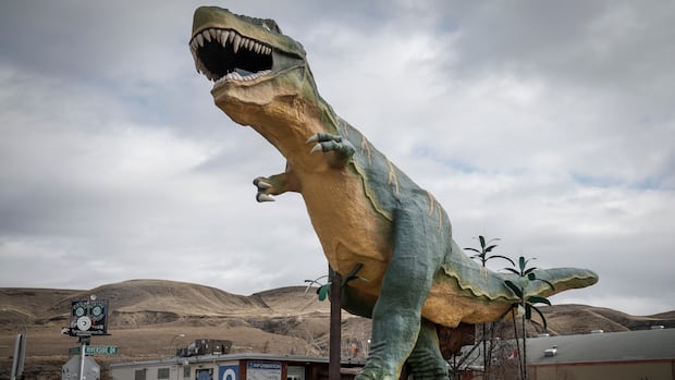 Report finds beloved Alberta T. rex tourist draw has issues but far from extinct