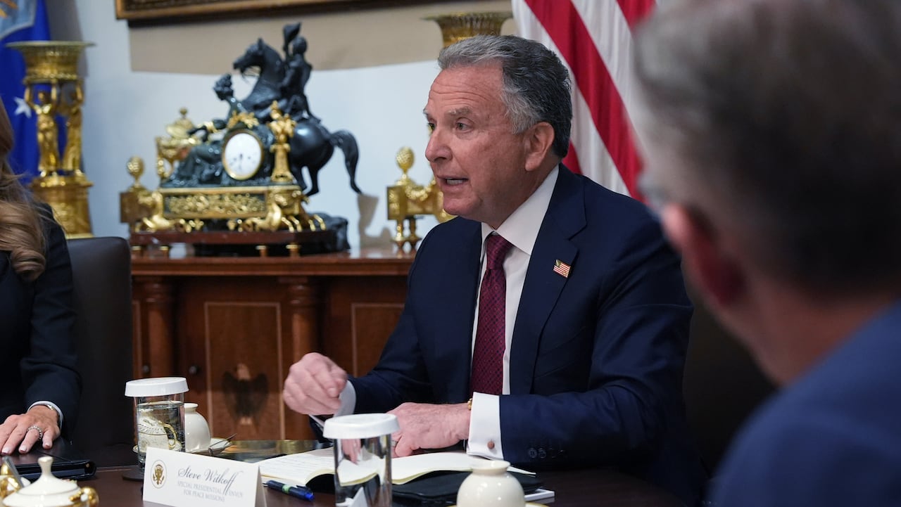 Photo of Steve Witkoff at cabinet table. 