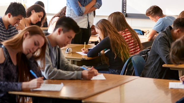 Violence among high school students, especially against girls, on the rise in Montreal