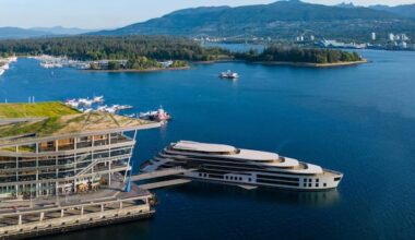 Floating hotel with 250 rooms proposed for Vancouver's Coal Harbour