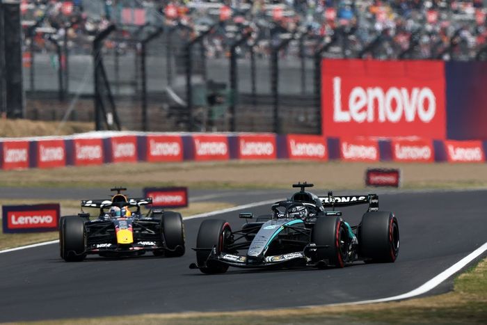 Max Verstappen, Red Bull Racing, George Russell, Mercedes