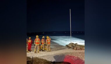 2 snowmobilers rescued after falling through ice in Georgian Bay: OPP