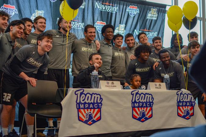 MEN’S SOCCER SIGN MALIK THROUGH TEAM IMPACT