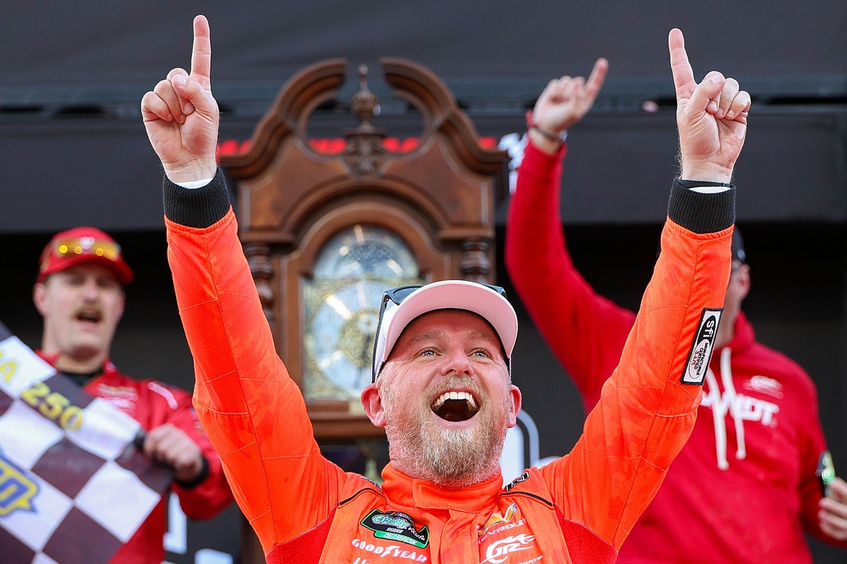 Justin Allgaier victorious in wild NASCAR O'Reilly race at Martinsville