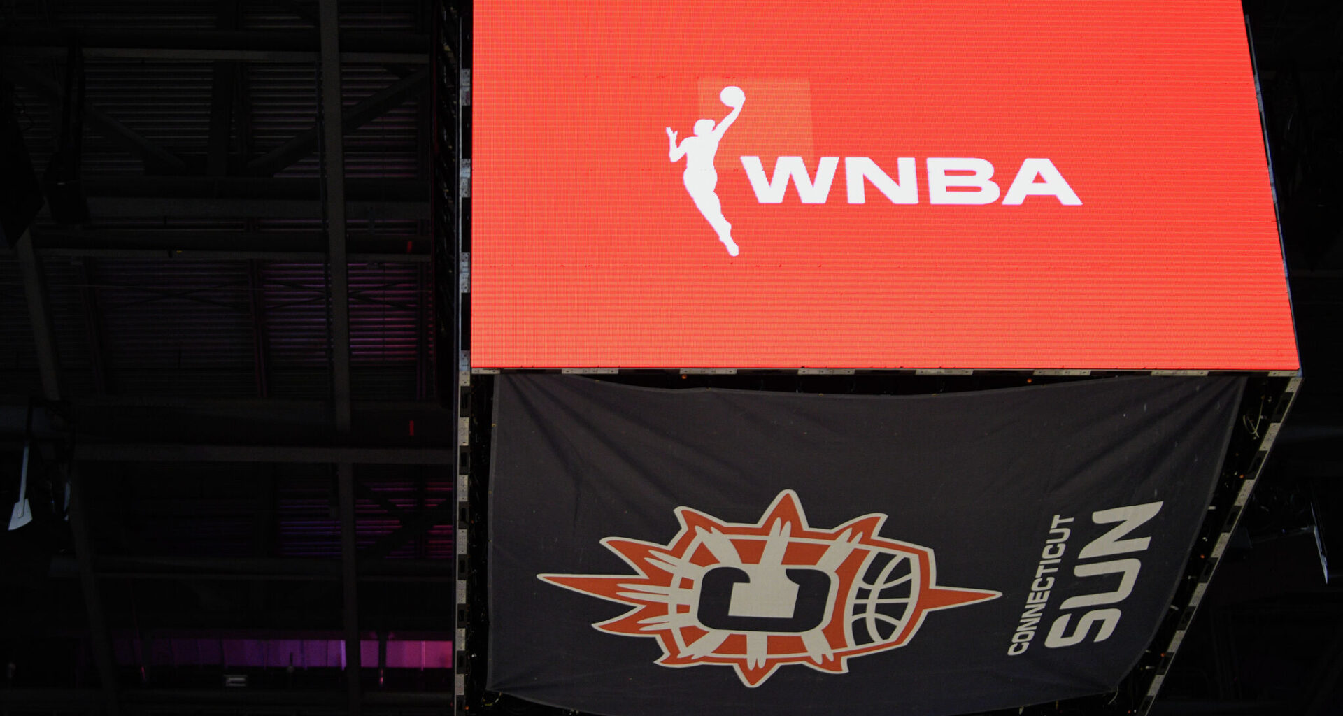 The WNBA is returning to Houston as Fertittas buy Connecticut Sun