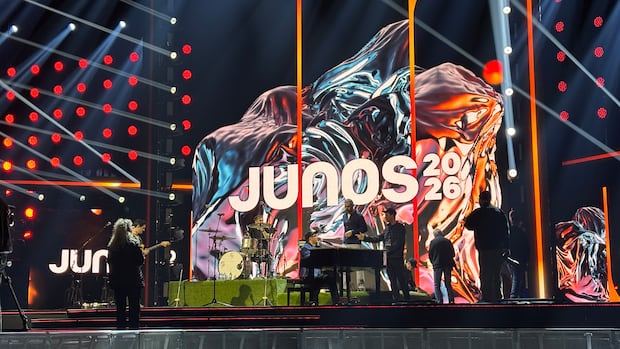 Junos 2026: Winners, hopefuls and PM Carney walk orange carpet ahead of Juno Awards in Hamilton