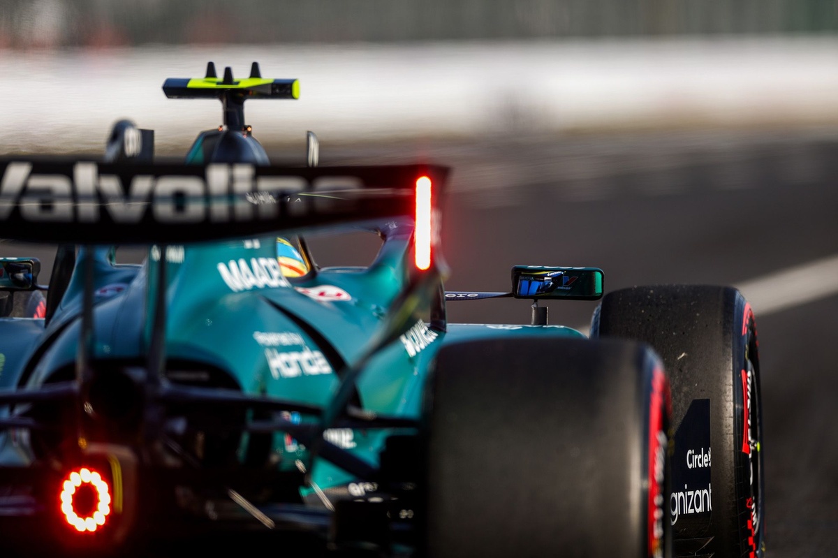 Why Aston Martin must "take the positives" from its modest Japanese GP progress