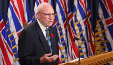 Former Vancouver mayor laments ‘normalcy’ of Downtown Eastside ‘despair’ | NanaimoNewsNOW