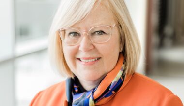 Hospital president retiring to spend time with family and friends