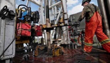 Cenovus righands at a drilling operation