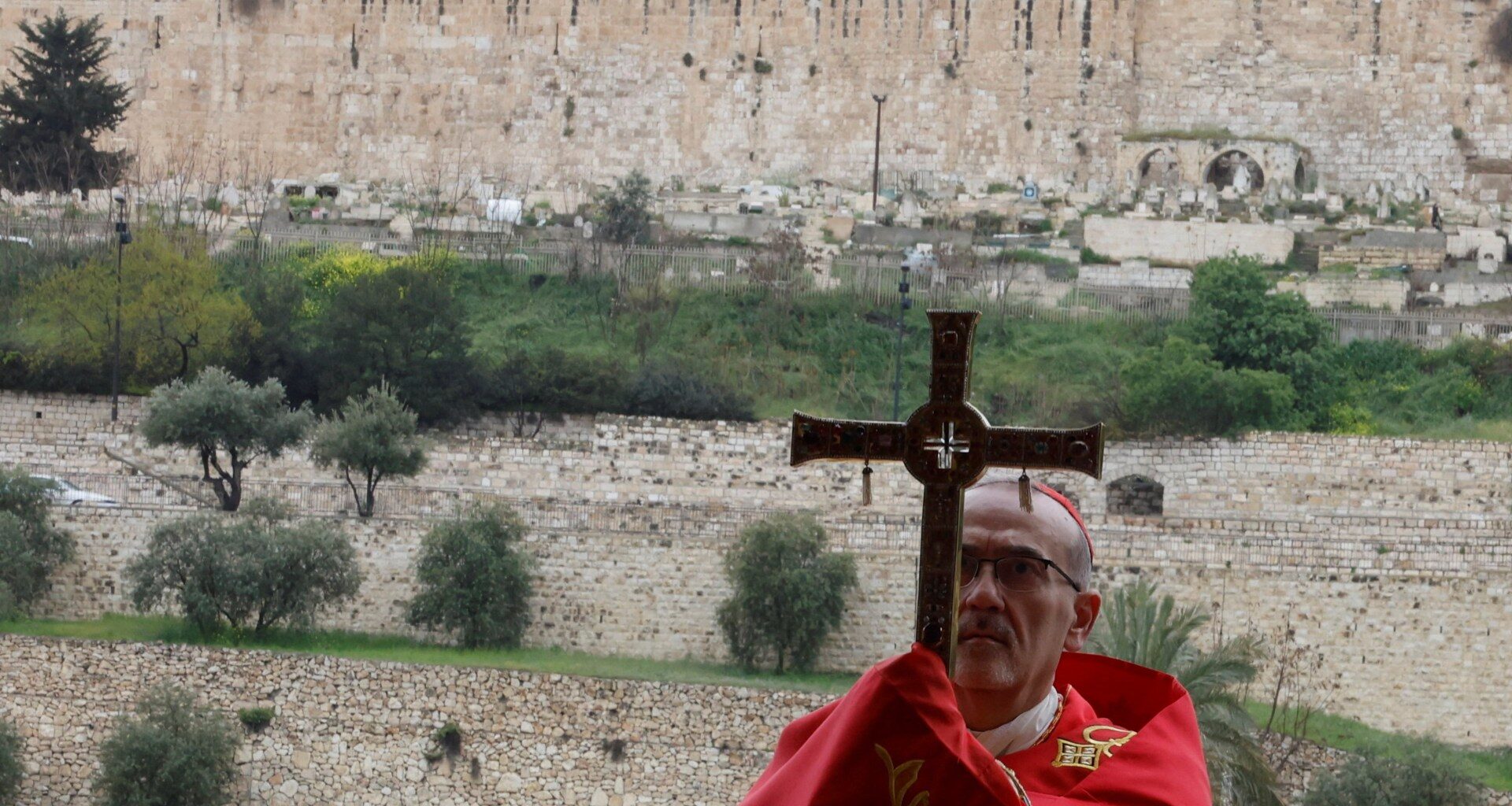 Israeli police block Catholic cardinal from Holy Sepulchre on Palm Sunday | Religion News