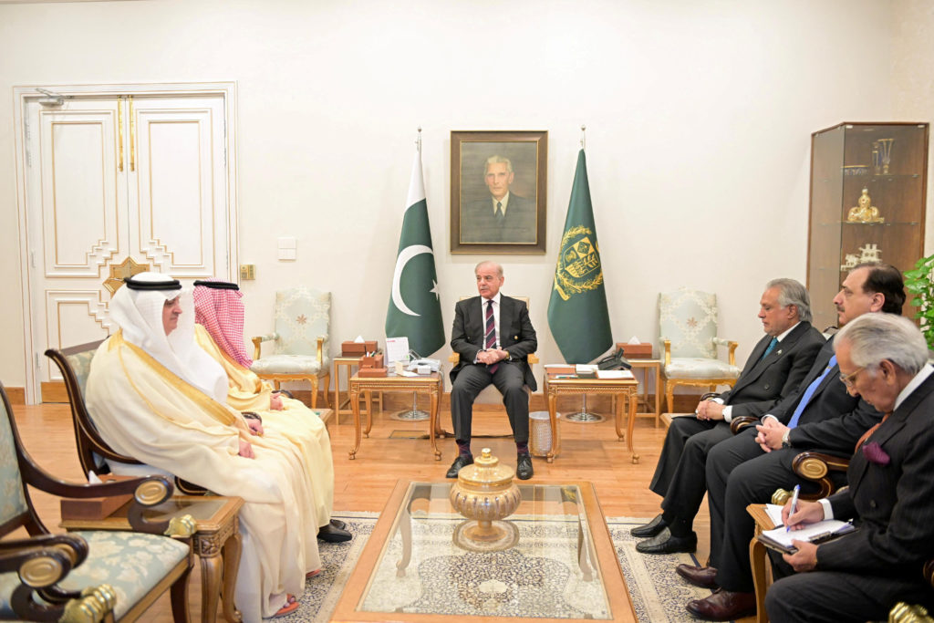 Pakistan hosts talks with Saudi Arabia, Turkey and Egypt to discuss regional de-escalation