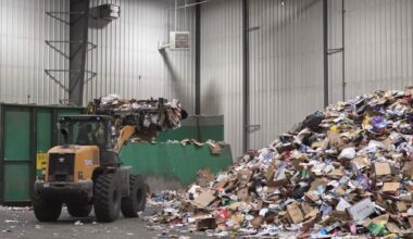 City of Regina warns residents about rising recycling contamination - Regina