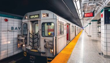 We tried to beat the TTC subway to a major Toronto destination on foot
