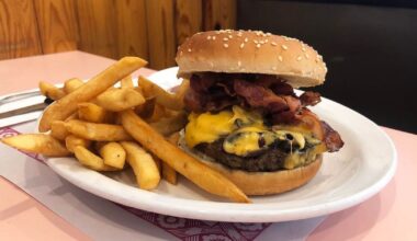 Famous Montreal diner just opened its first Toronto location