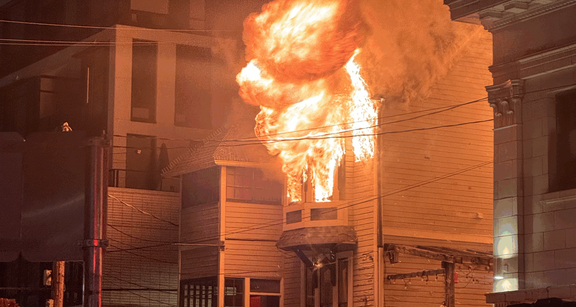Fire in home above Vancouver restaurant displaces six