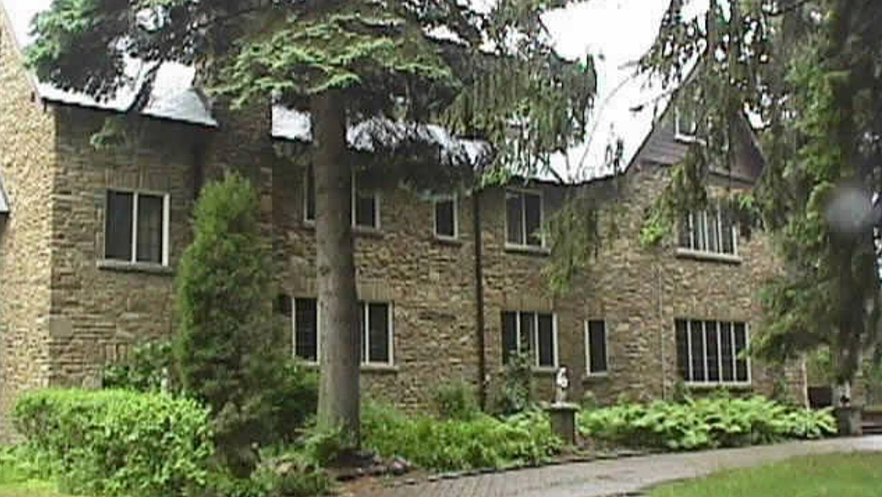 2165 mississauga road