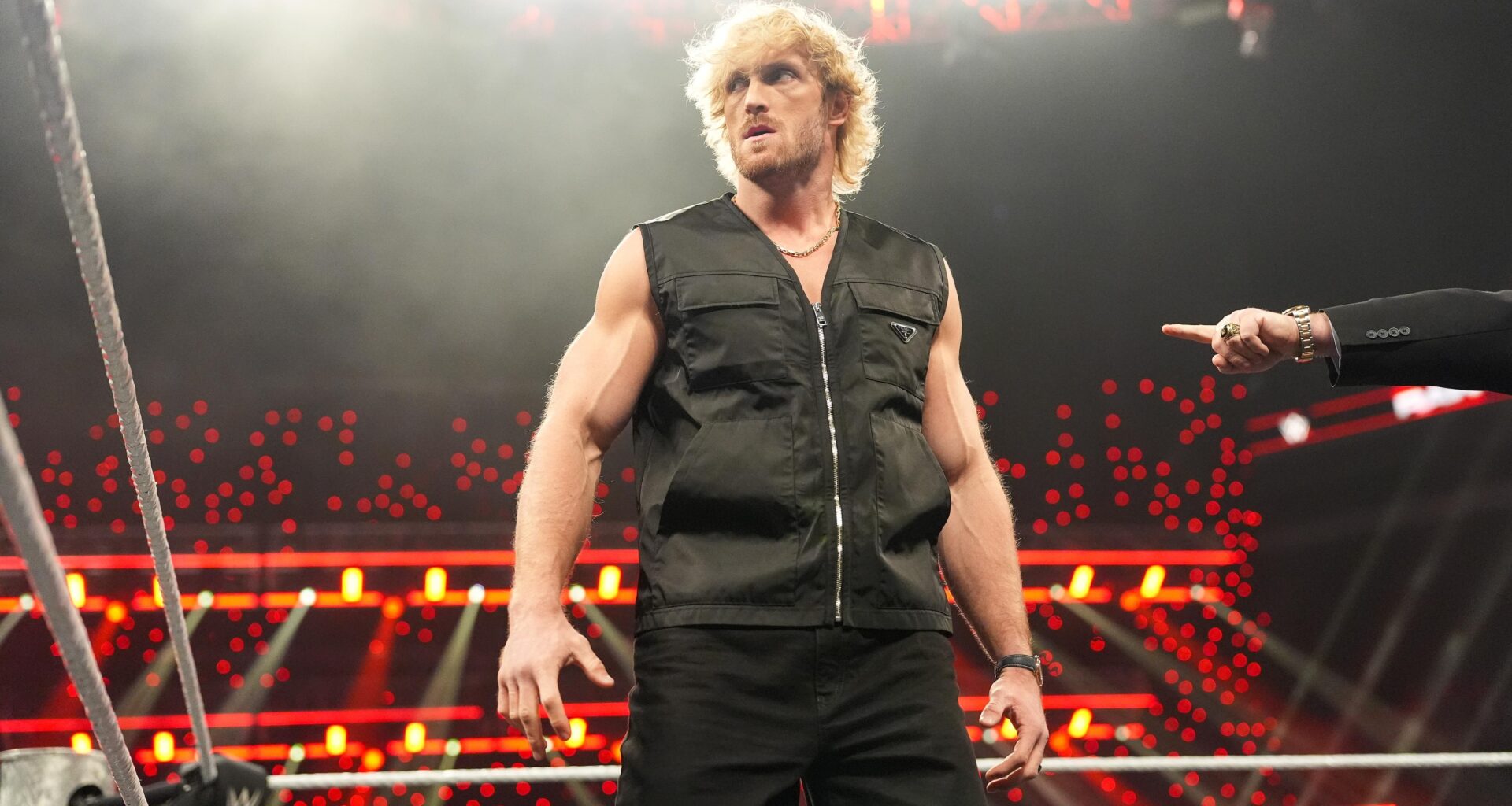 Logan Paul vs. Le'Veon Bell Fight Off After WWE Allegedly Prevents Superstar From Boxing