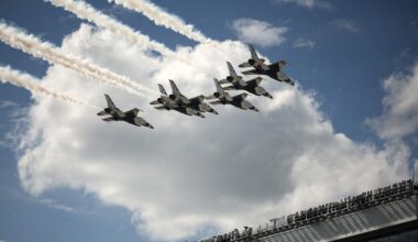 Thunderbirds Take NASCAR Drivers to 9 Gs