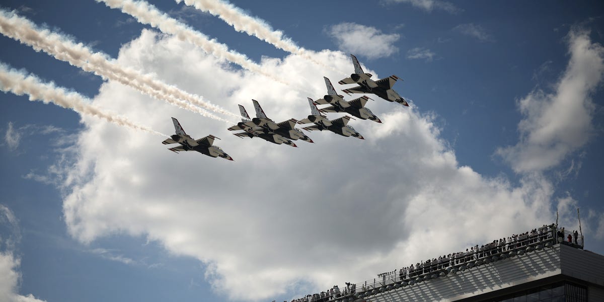 Thunderbirds Take NASCAR Drivers to 9 Gs