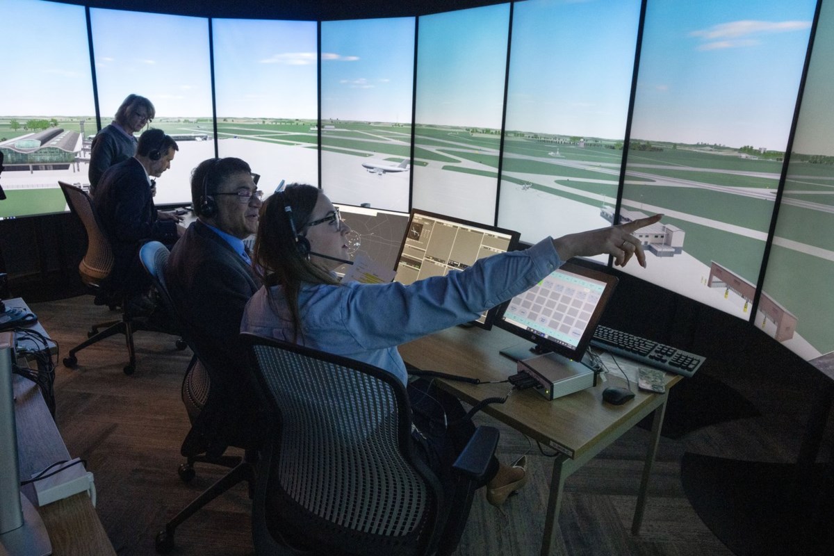 Canada is short 200 air traffic controllers, Nav Canada says