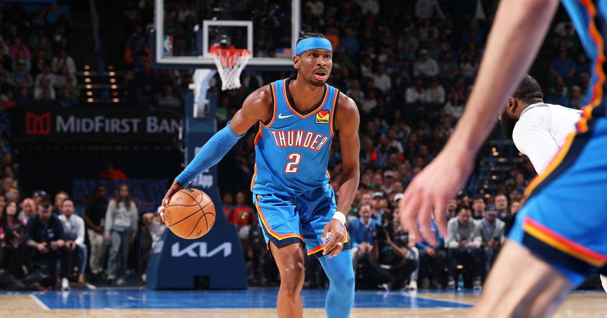 Shai Gilgeous-Alexander scores 20 points for 127th straight game, breaking Wilt Chamberlain's record