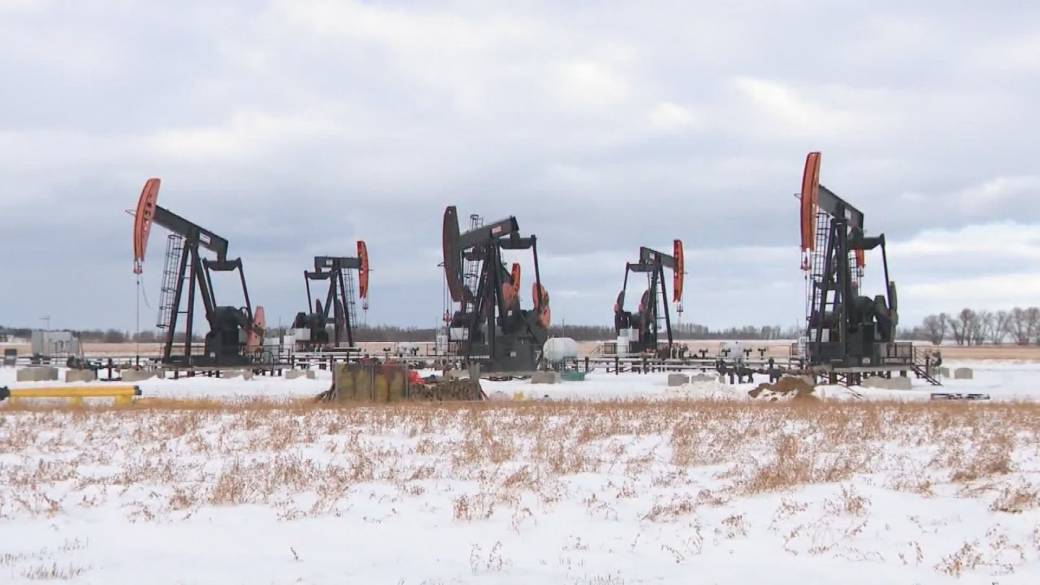 Click to play video: 'Iran war: Why Canada’s oil production boost likely won’t push gas prices down'