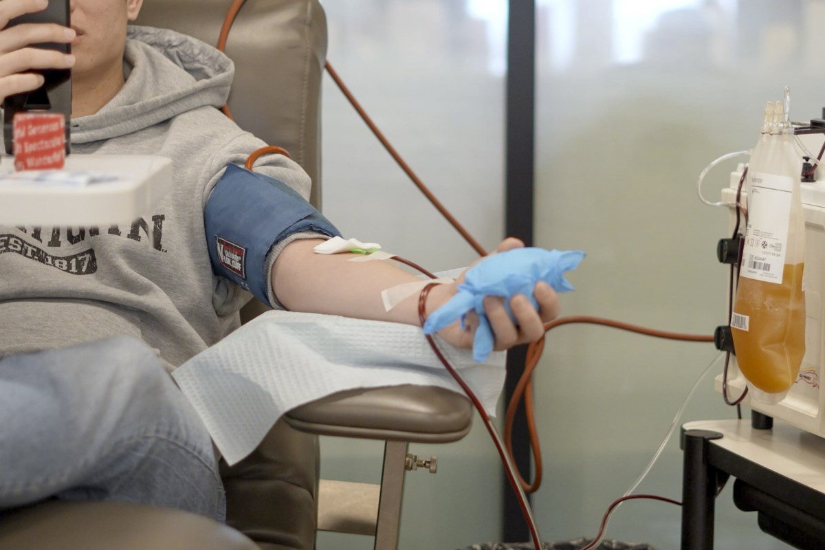 Winnipeg deaths prompt Gélinas to call for end for-profit plasma collection