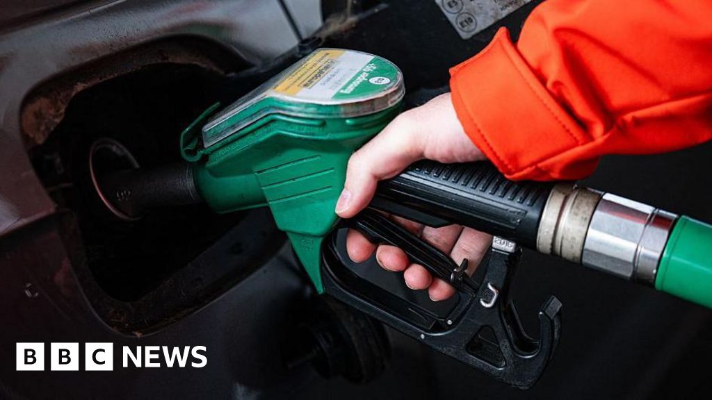 US eases Russia oil sanctions as Iran war pushes up energy prices - BBC