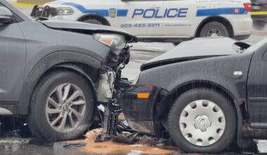 Driver seriously hurt in Mississauga crash
