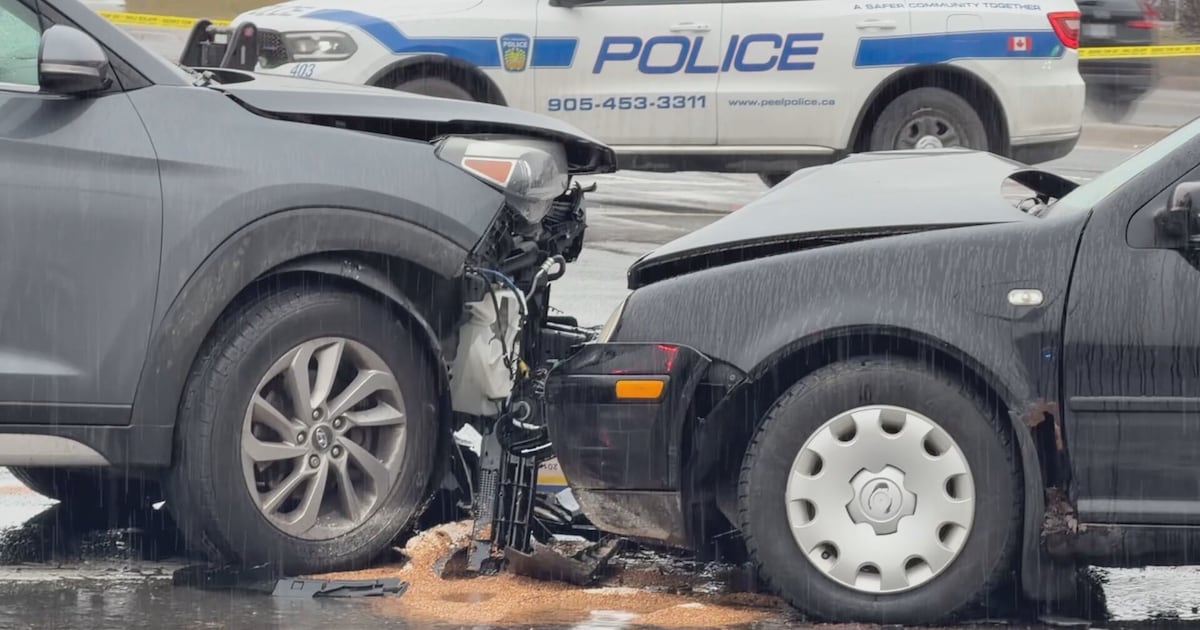 Driver seriously hurt in Mississauga crash