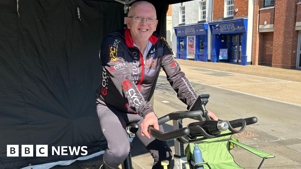 Redditch man completes 60-hour cycling challenge
