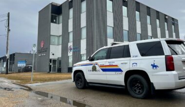 Alberta’s Smith says she wasn’t contacted by RCMP amid searches in contract probe - CTV News