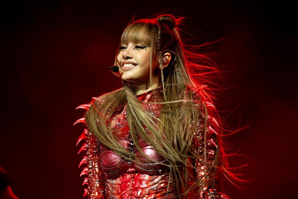 Lisa Becomes First K-Pop Artist To Announce A Las Vegas Residency