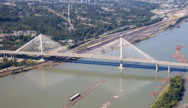 Metro Vancouver unionized outdoor workers vote to strike