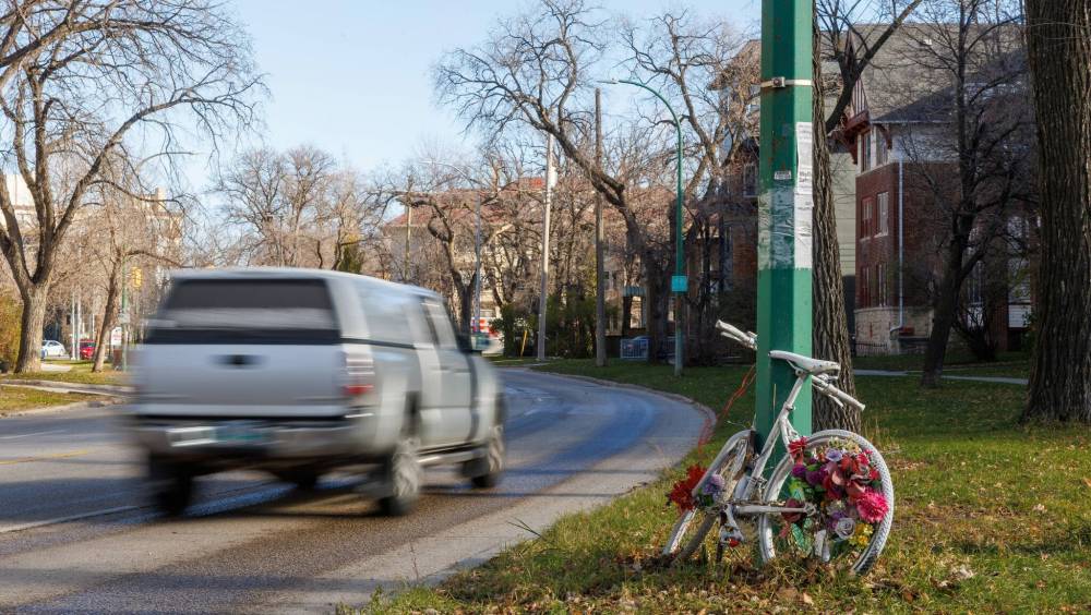 File photo
On March 4, the standing policy committee on public works approved a motion to accelerate the plan for permanent bike lanes to be built on Wellington Crescent in 2027. Initially, the city had planned to spend $5.5 million to do so in 2029.