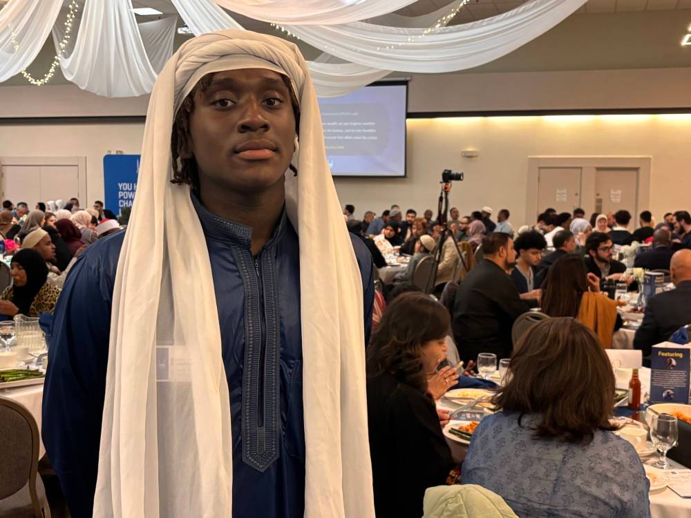 JOHN LONGHURST / FREE PRESS
Azeem Bamiygose volunteers at the grand iftar.