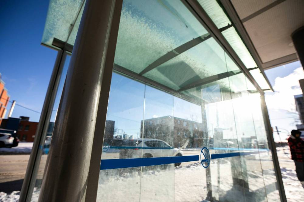 MIKAELA MACKENZIE / FREE PRESS FILES
By the end of 2026, more than 70 shelters will have their glass panels replaced with polycarbonate panel.
