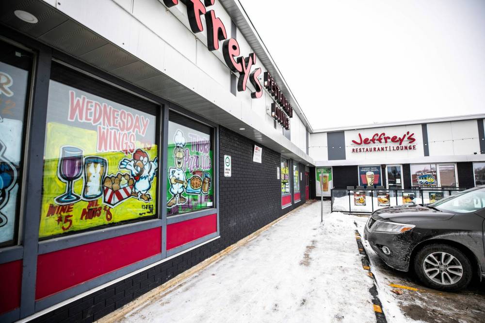 MIKAELA MACKENZIE / FREE PRESS
Jeffrey's Restaurant usually employs security staff on Fridays and Saturdays.
