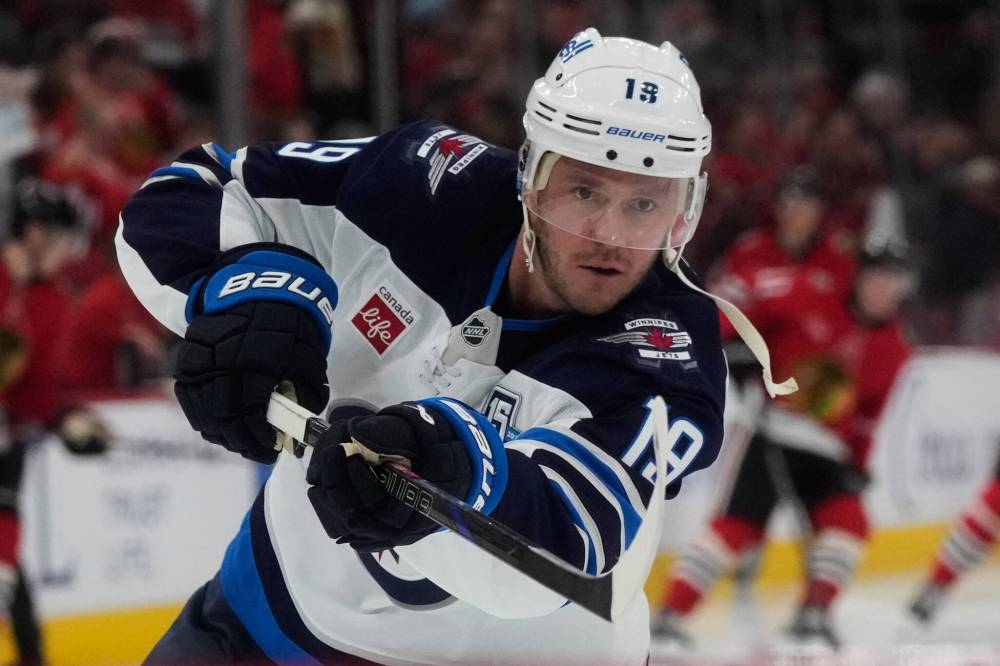 NAM Y. HUH/ THE ASSOCIATED PRESS FILES
The Winnipeg Jets’ Jonathan Toews is embracing his mentorship role with the club’s young forwards.
