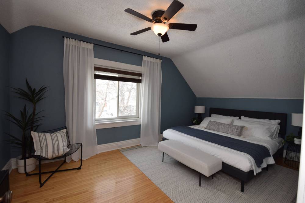 TODD LEWYS / FREE PRESS
Rest comes easy in the tranquil primary bedroom, which is situated conveniently next to the lovely main bathroom.