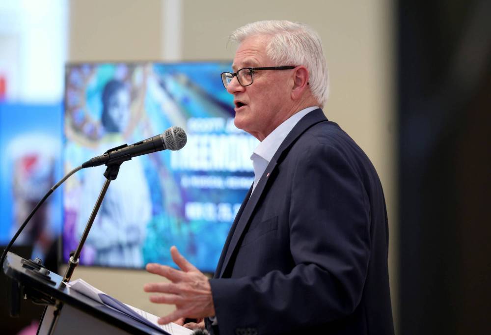 Ruth Bonneville / Free Press
Interim artistic director Larry Desrochers announces the 2026-27 Manitoba Opera season at the Centennial Concert Hall Thursday.