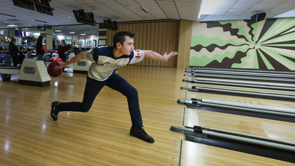 RUTH BONNEVILLE / FREE PRESS
A nine-time provincial youth champion, Chase McVicar is also the youngest Manitoban to record a perfect game.