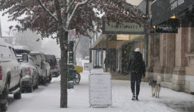 Revelstoke&rsquo;s Mackenzie Avenue pictured during snowfall on Jan. 30, 2025, a weather event which the federal government&rsquo;s Weatheradio service would&rsquo;ve advised residents about. (Evert Lindquist/Revelstoke Review)