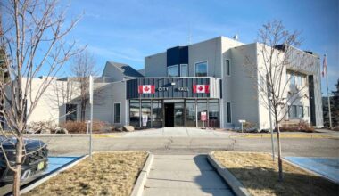 City hall in Williams Lake. (File photo)